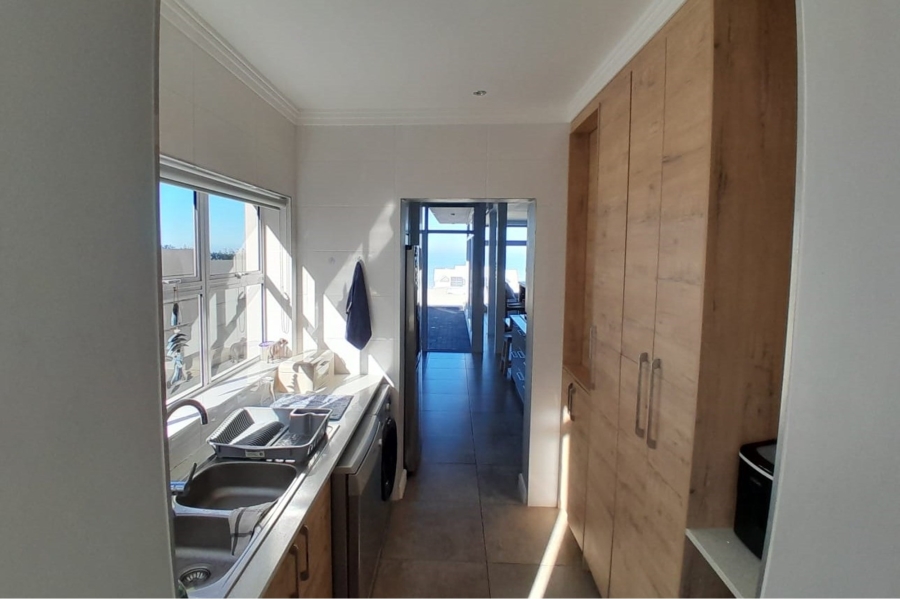 4 Bedroom Property for Sale in Yzerfontein Western Cape